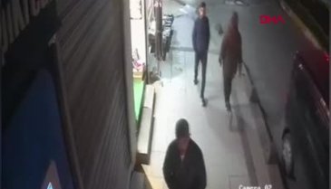 İstanbul'da düşen pencereden son anda kurtuldu