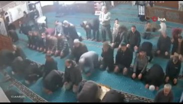 Namaz kılarken hayatını kaybetti