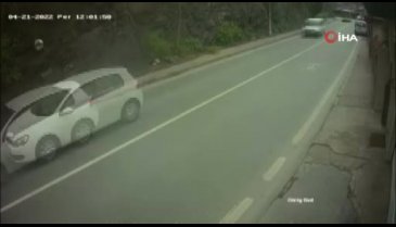İstanbul'da İETT otobüsünün kayalıklara daldığı kaza kamerada