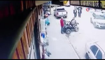 Erzincan'da yolda gördü, üzerine araç sürdü
