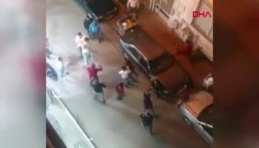 Bursa'da 30 kişinin 'kız' kavgası kamerada