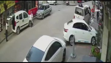 Bursa'da aracının bagajını açarken ölümden döndü