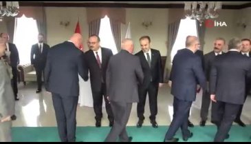 Bursa protokolü valilikte bayramlaştı