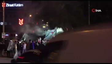 Bursa'da final coşkusu: Teksas'tan meşaleli kutlama