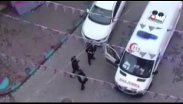 Bursa'da alkollü kadın ambulansa binmemek için polislere direndi