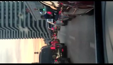 Bursa'da trafikte küçük çocuğun yaptıkları yürekleri ağza getirdi