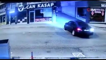 Başına vurup acımasızca bıçakladı