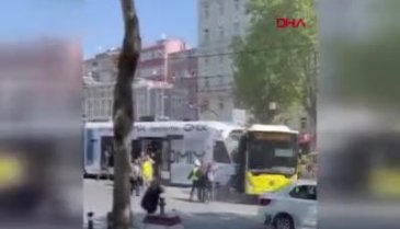 İstanbul Fatih'te tramvayla İETT otobüsü çarpıştı