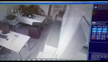 Bursa'da sabah saatlerinde alenen hırsızlık! (ÖZEL HABER)