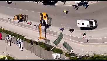 Bursa'da polis gözetimli yıkım