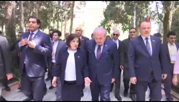 TBMM Başkanı Şentop, Türk Şehitliği'ni ziyaret etti