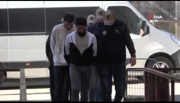 Bursa'da gözaltına alınan 1'i canlı bombacı 3 DEAŞ'lı adliyeye sevk edildi