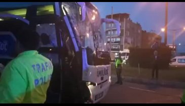 Bursa'da yolcu otobüsü ile TIR çarpıştı: Çok sayıda yolcu ölümden döndü!