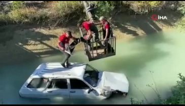 Otomobiliyle kanala uçan bekçi hayatını kaybetti