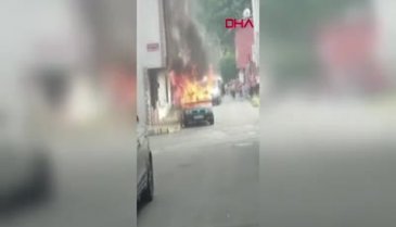 İstanbul'da otomobil alev aldı!