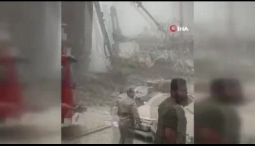 İran'ın  Abadan kentinde 10 katlı bina çöktü
