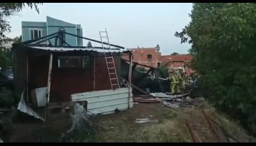 Bursa'da hayvan damı cayır cayır yandı: Onlarca tavuk telef oldu!