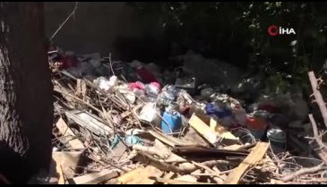 Bursa'da ihbar üzerine gidilen çöp evden servet çıktı