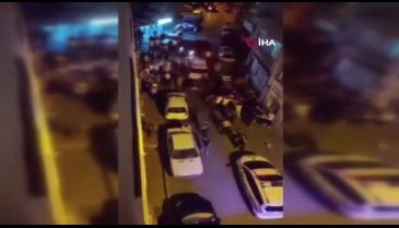 Satırlı saldırganlar ortalığı birbirine kattı! Biri kaçtı ama...