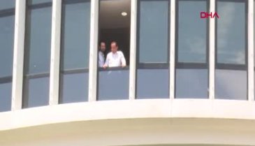 Bolu Belediye Başkanı Tanju Özcan, protestolara dans ederek karşılık verdi