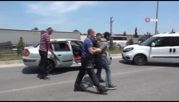 Samsun'da akrabasının aracına tüfekle ateş etti
