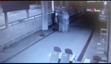 Bursa'da çekçekli hırsız mazgalları çaldı