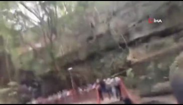Meksika'da açılışı yapılan köprü koptu: 25 kişi yaralandı