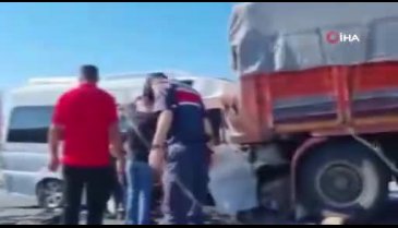 Bursa yolunda feci kaza: Yaralılar var
