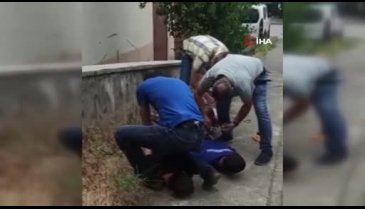 Bursa'da çalıntı aracı parçalarken polise yakalandılar