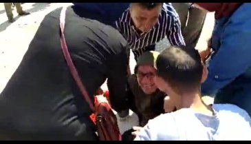Mudanya Belediyesi Mesudiye'de bina yıkımları için kepçe çalıştırıyor&nbsp;
