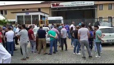 Bursa'da Türk-Metal sendikasından TMK fabrikası önünde eylem