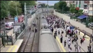 İstanbul'da tren raylarına atlayan genç hayatını kaybetti