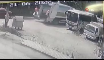 Bursa'da çöp kamyonu küçük kızı ezdi