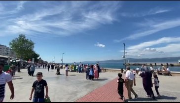 Mudanya sokaklarında hafta sonu yoğunluğu&nbsp;