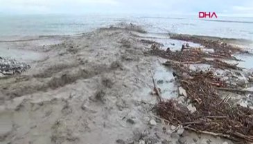 Batı Karadeniz'de sel: Tehlikeli boyuta ulaştı
