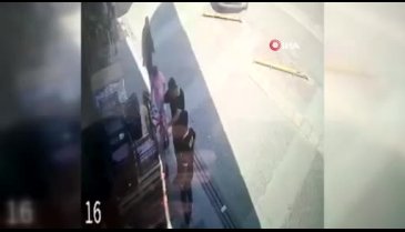 Bursa'da facianın eşiğinden dönüldü: Otomobil cama çarptı