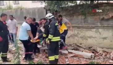 Tekirdağ'da bir kadının üzerine çıktığı bahçe duvarı çöktü