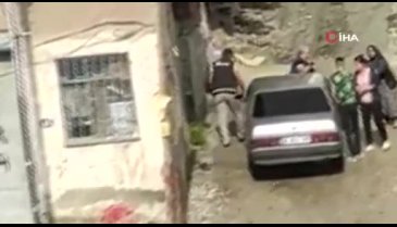Başkent'te bagajdan çıkardığı satırla kavgaya girdi