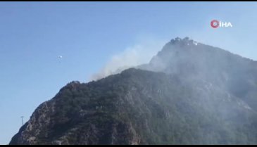 Antalya Tünektepe'de orman yangınına müdahale sürüyor