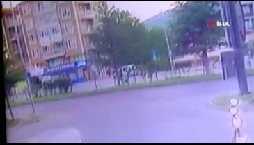 Yaşlı çiftin feci şekilde can verdiği kaza kamerada