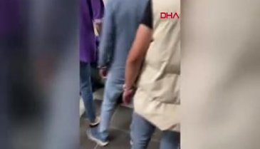 Bursa metrosunda kadınların fotoğrafı çeken şahıs tekme tokat dövüldü