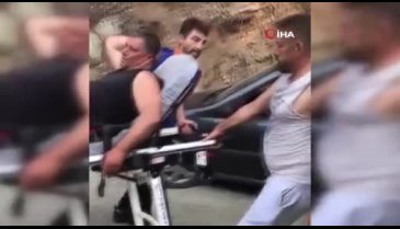 Doğa yürüyüşünde ayağı kırıldı: 4 kilometre sedyeyle taşındı