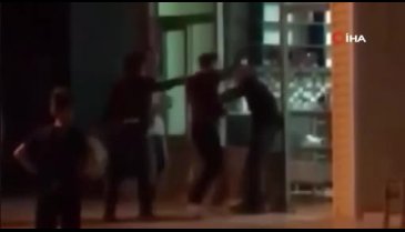 Yaşlı adamı acımasızca dövdü
