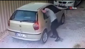 Bursa'da çantayı otomobilin camını patlatarak çaldı
