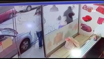 Yolda yürüyen kadın kör kurşunun hedefi oldu
