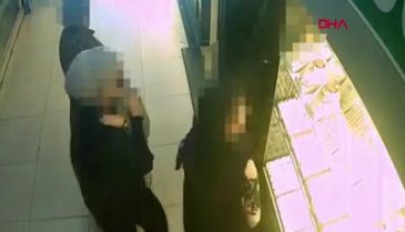 'Tırnakçılık' yöntemiyle yapılan hırsızlık anı kamerada