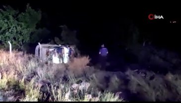 Niğde'de polis aracı şarampole devrildi