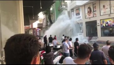 Bursa'da aynı yerde yine su borusu patladı! - 2