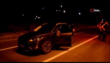 Yol ortasında direksiyon başında sızdı, polis zor uyandırdı