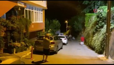 Motosikletli saldırganlar 2 kişiyi vurdu
